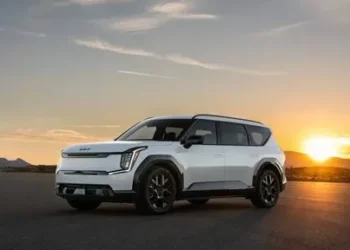 2026 Kia EV9 Recognized as Cars.Com Top 3−Row EV Pick