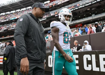 Dolphins' Darren Waller Potentially Facing Season-Ending Injury