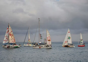 Italian frigate escorting Gaza aid flotilla to exit mission