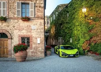 A tour of Tuscany, the Lamborghini way