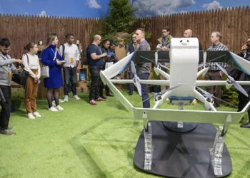 Federal officials investigating Amazon delivery drones crash