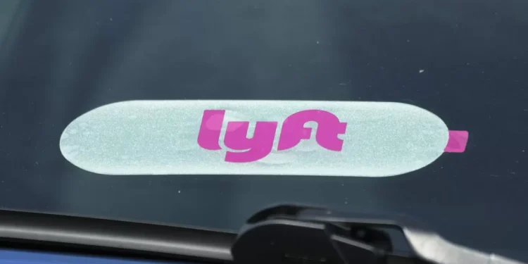 Lyft scraps feature that let drivers see how often riders tip