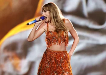 Taylor Swift Sends Message to Fans As New Album Drops