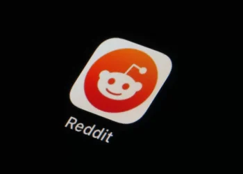 Maine Senate candidate faces more resurfaced Reddit posts