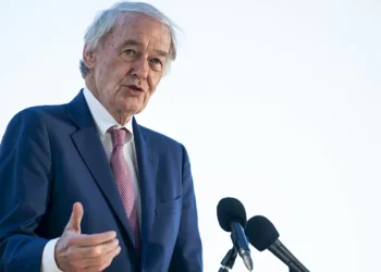 Senate Democrat asks Trump for TikTok divestiture details