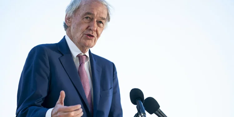 Senate Democrat asks Trump for TikTok divestiture details