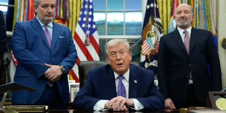 Trump picks fight with MAGA allies in issuing AI executive order