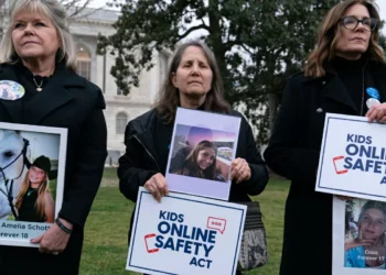 Deep divides plague kids online safety push in House