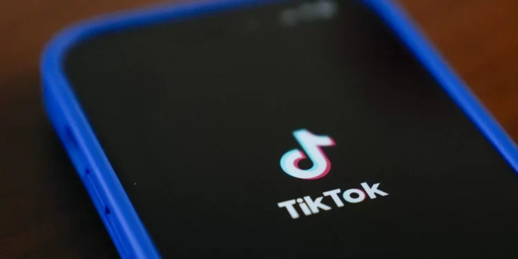 TikTok signs deal to spin off US business