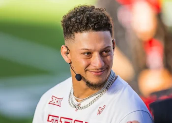 Patrick Mahomes Has One-Word Response to Caleb Williams' Unbelievable Play