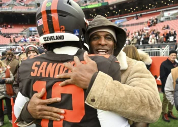Deion Sanders Has Strong Reaction to Shedeur Sanders’ Rookie NFL Season