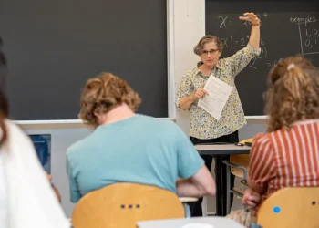 The philosophical puzzle of rational artificial intelligence