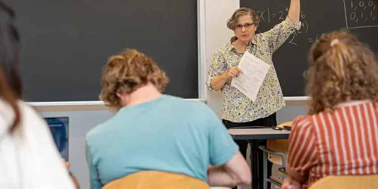 The philosophical puzzle of rational artificial intelligence