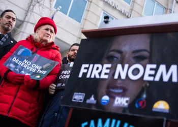 Impeaching Kristi Noem Has Majority Support in US, Poll Shows