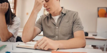 Teen Fed Up With 'Harmless' Habit From Spanish Teacher: 'Speak English'