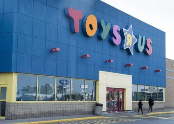 Toys ‘R’ Us Canada seeks creditor protection, owes vendors at least $120M