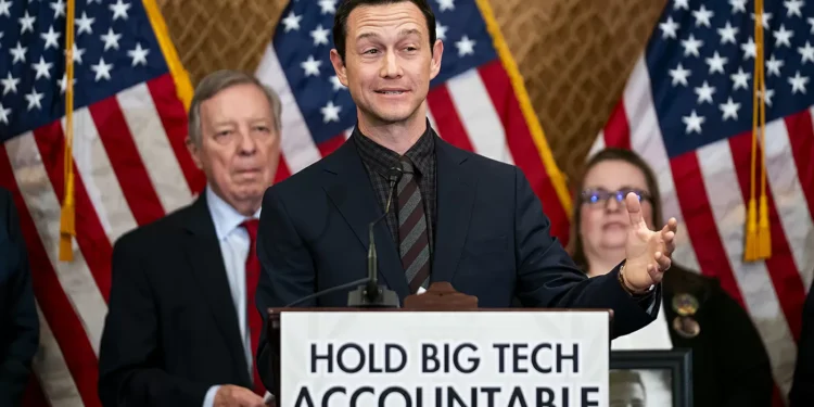 Gordon-Leavitt on Section 230 sunset bill: ‘I want to see this thing pass 100 to zero’