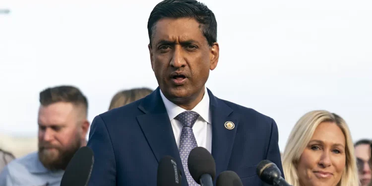 Khanna launches investigation into Trump family dealings with ‘spy sheikh’